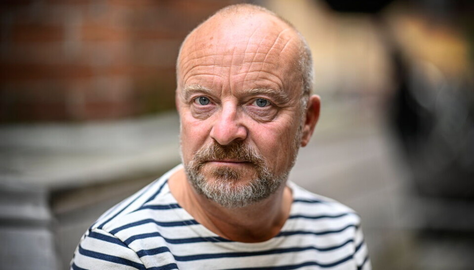 'Övergreppet liknar det som har hänt mig. Det får jag nästan se som en styrka i boken. Det kan jag inte smita ifrån, det otäcka. Ett barn har råkat ut för det här. Det får jag bara bjuda på', säger Jonas Gardell om sin bok. 'Övergreppet liknar det som har hänt mig. Det får jag nästan se som en styrka i boken. Det kan jag inte smita ifrån, det otäcka. Ett barn har råkat ut för det här. Det får jag bara bjuda på', säger Jonas Gardell om sin bok.